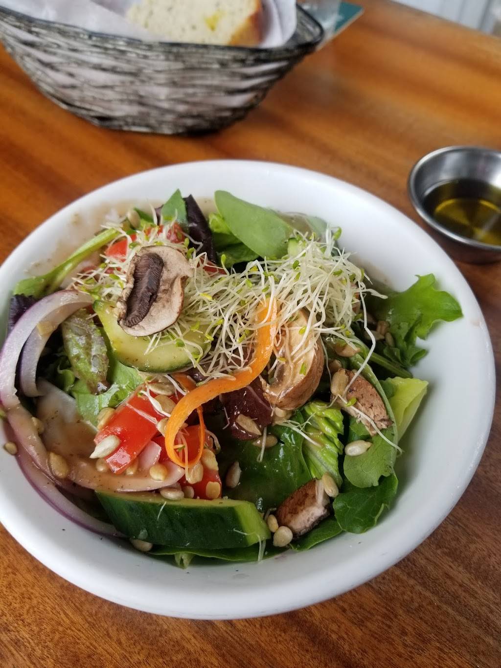 Mondos Italian Restaurant | restaurant | 915 Folly Rd, Charleston, SC 29412, USA | 8437958400 OR +1 843-795-8400