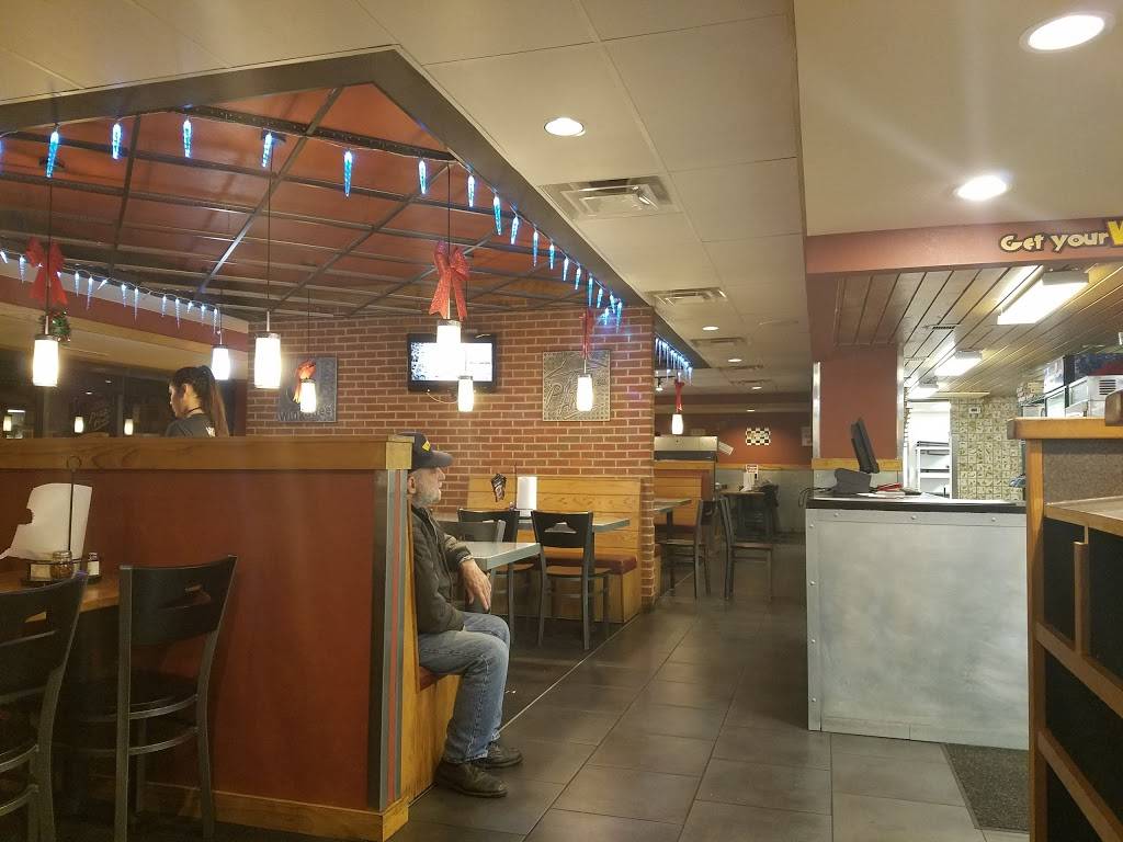 Pizza Hut | restaurant | 701 N Lake St, Aurora, IL 60506, USA | 6308978060 OR +1 630-897-8060