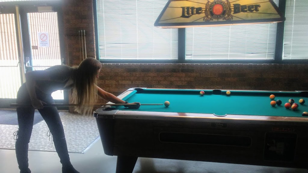 Four Seasons Sports | restaurant | 1745 Dekalb Ave, Sycamore, IL 60178, USA | 8158955125 OR +1 815-895-5125