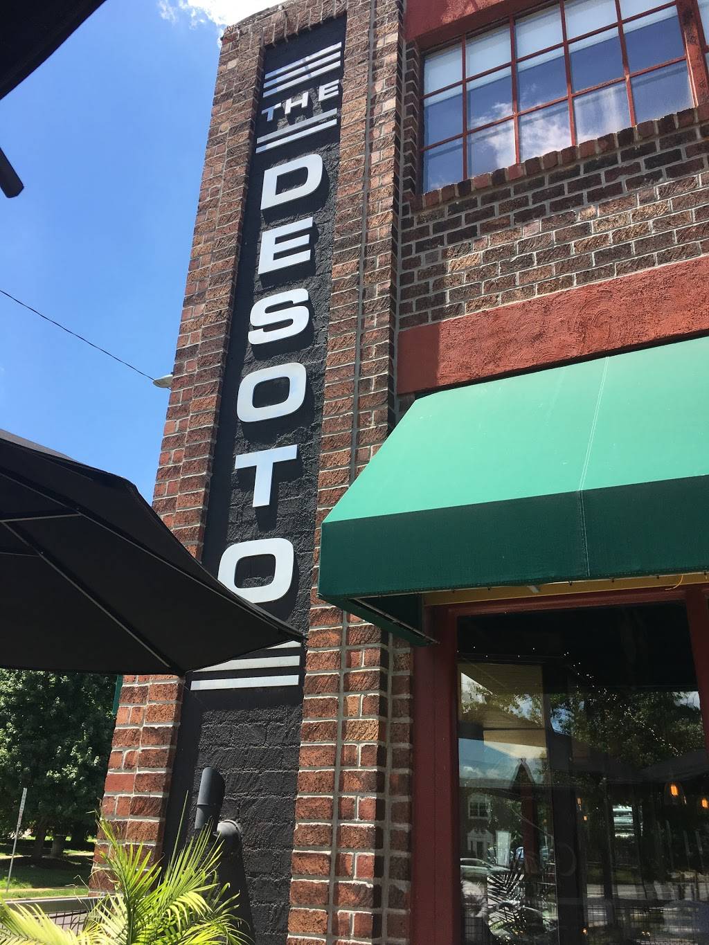 Cyranos Cafe | restaurant | 603 E Lockwood Ave, Webster Groves, MO 63119, USA | 3149633232 OR +1 314-963-3232