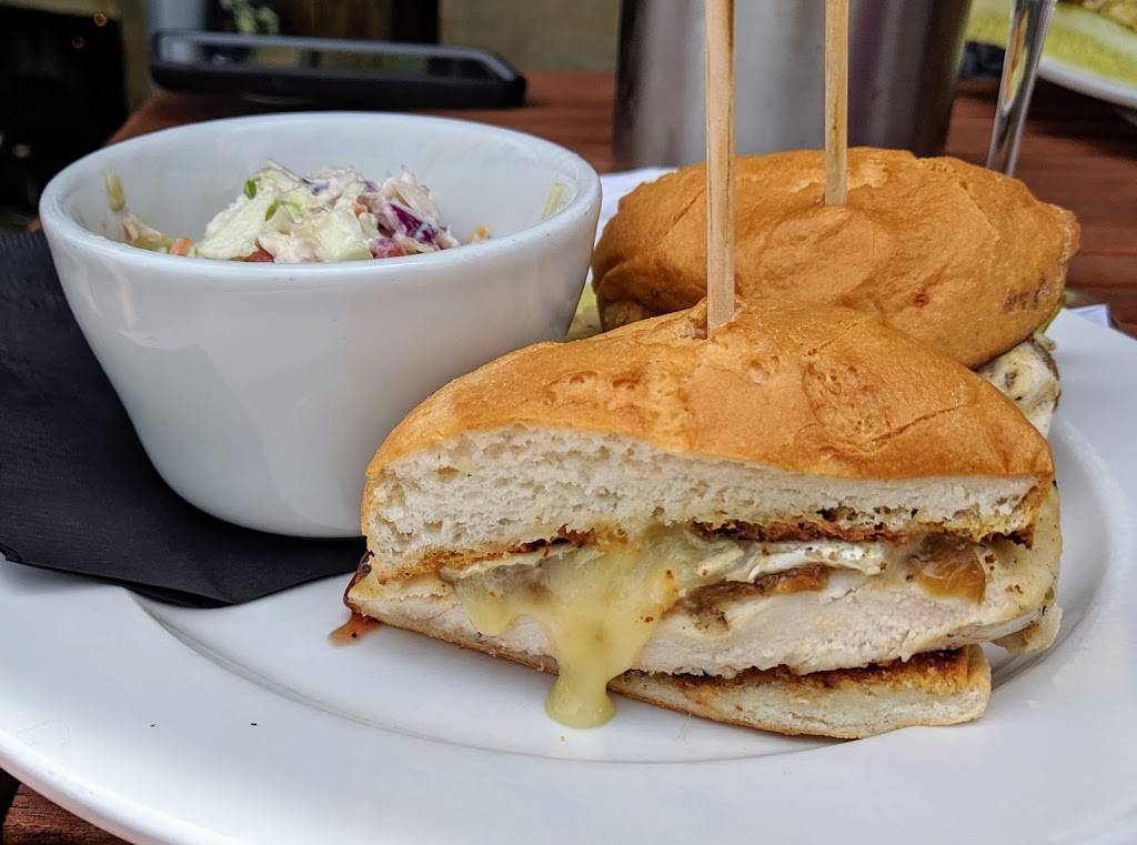 Chandler Hill Winery | restaurant | 596 Defiance Rd, Defiance, MO 63341, USA | 6367982675 OR +1 636-798-2675