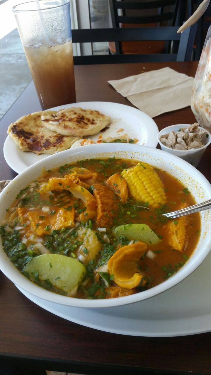 Pupusas Doña Lola | restaurant | 1002 Webb Chapel Rd, Carrollton, TX 75006, USA | 9724180129 OR +1 972-418-0129