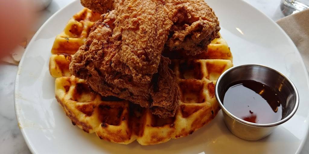 Friedmans | restaurant | 450 10th Ave, New York, NY 10018, USA | 2122681100 OR +1 212-268-1100