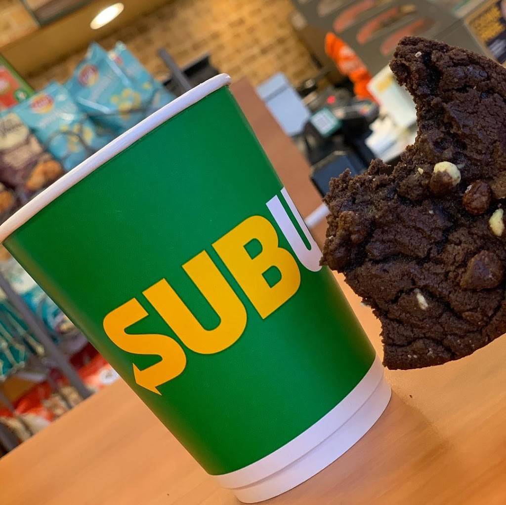 Subway | restaurant | Carnegie Square Plaza, 120 Thames St N, Ingersoll, ON N5C 4B1, Canada | 5194257827 OR +1 519-425-7827