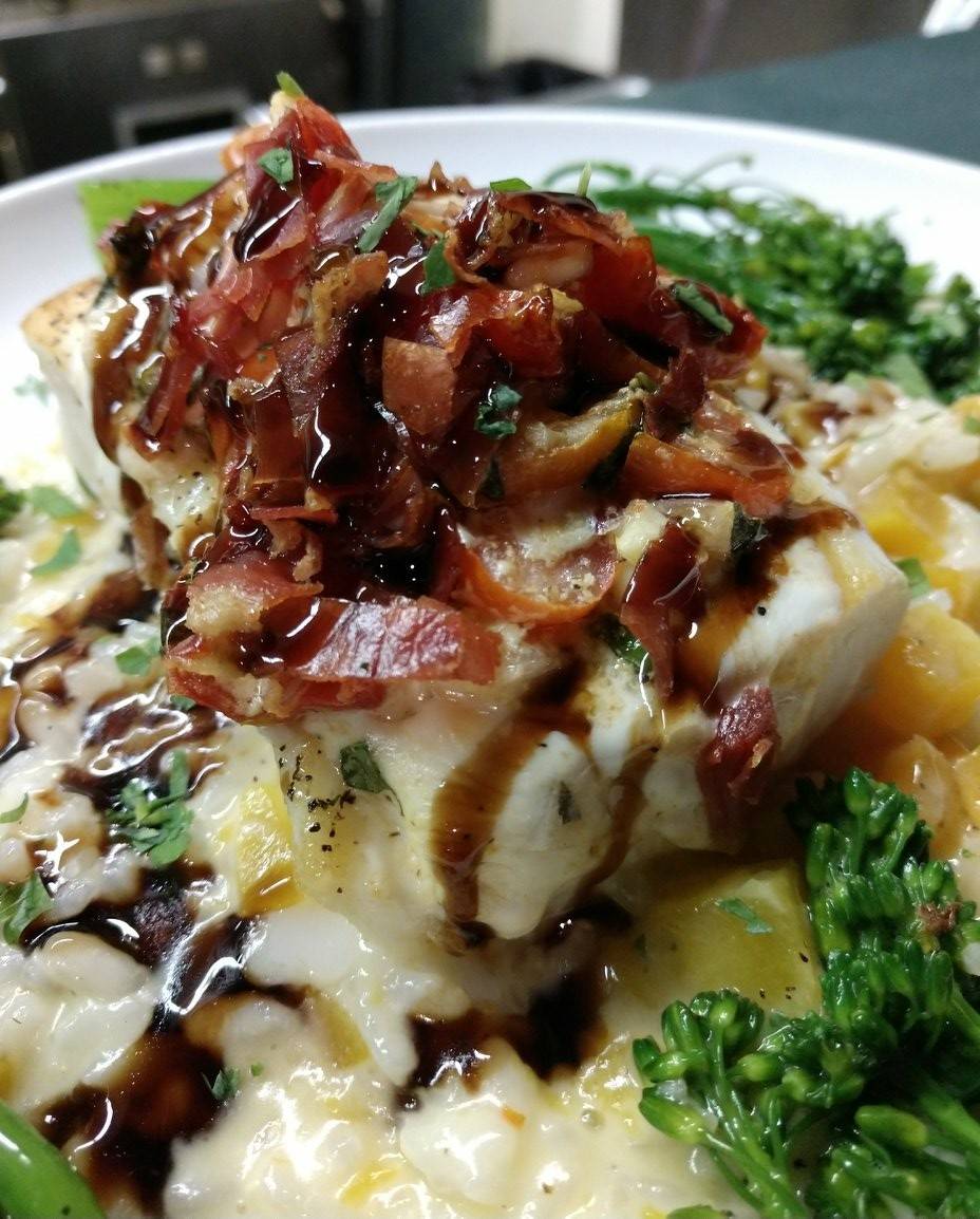 Stanwood Grill | restaurant | 8628 271st St NW, Stanwood, WA 98292, USA | 3606295253 OR +1 360-629-5253