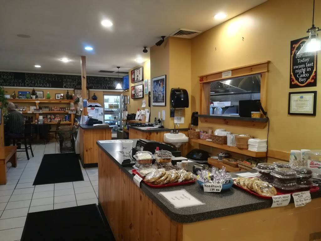 Docks Seafood | restaurant | 15 Evans St, South Portland, ME 04106, USA | 2078994433 OR +1 207-899-4433