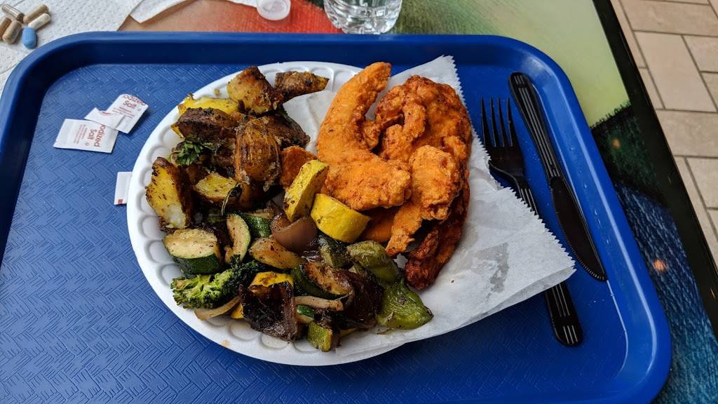 Sabrinas Pollo | restaurant | 1961 Chain Bridge Rd, McLean, VA 22102, USA | 7033563240 OR +1 703-356-3240