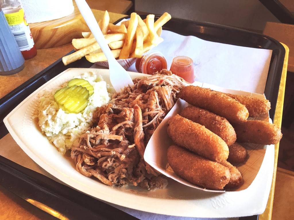 BBQ King | restaurant | 2613 E Main St, Lincolnton, NC 28092, USA | 7047351112 OR +1 704-735-1112