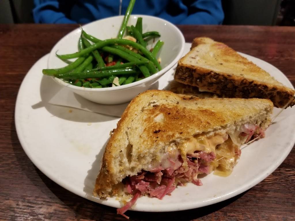 Granite City Food & Brewery | restaurant | 4755 1st Ave SE, Cedar Rapids, IA 52402, USA | 3193957500 OR +1 319-395-7500