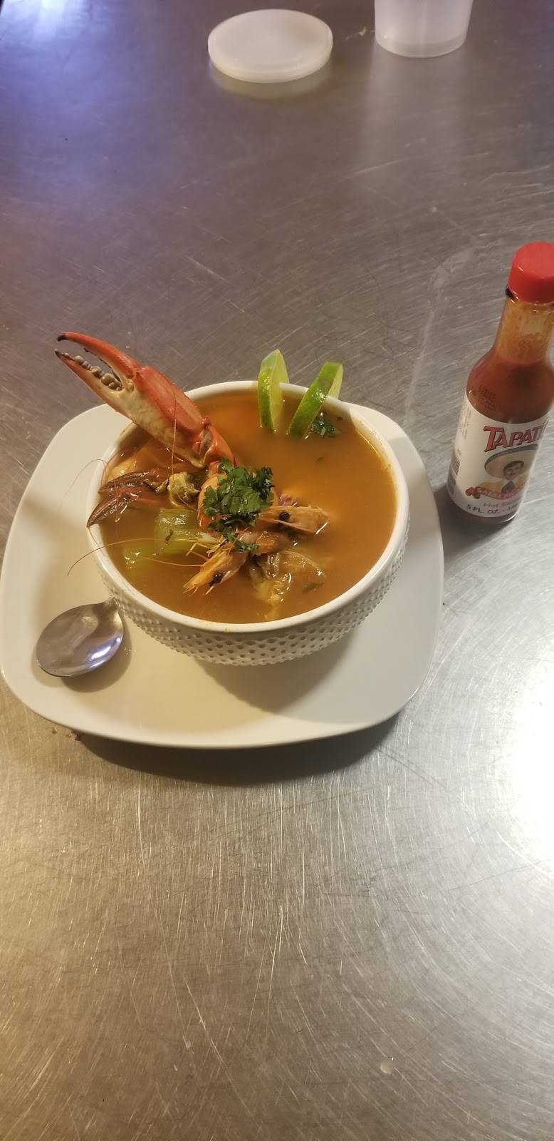 Taqueria Y pupuseria La Gloria | restaurant | 2301 E 27th St, Oakland, CA 94601, USA | 5106314003 OR +1 510-631-4003