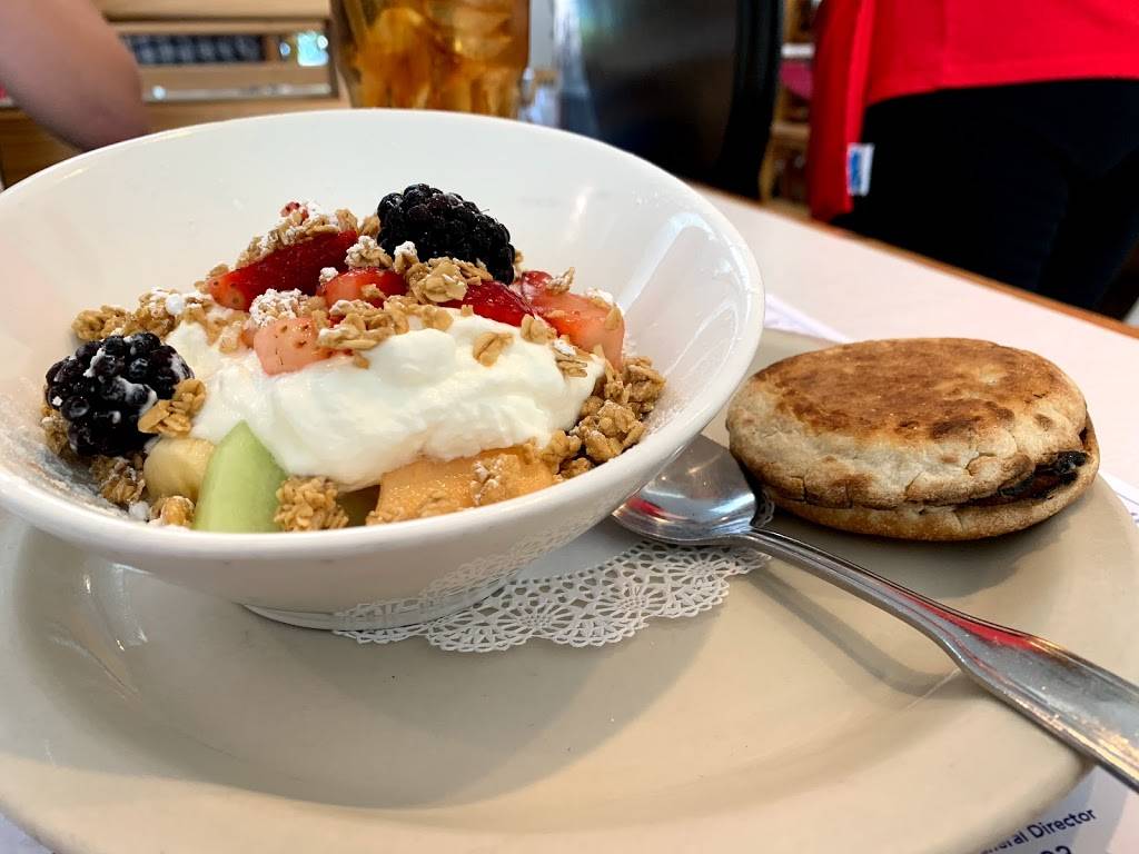 Millies | restaurant | 3900 Clark Rd, Sarasota, FL 34233, USA | 9419234054 OR +1 941-923-4054