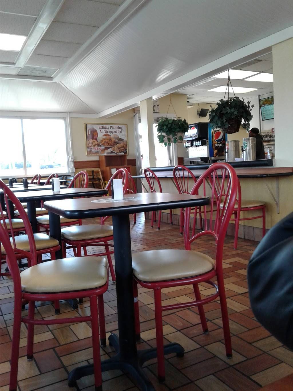 Lees Famous Recipe Chicken | restaurant | 1318 Versailles Rd, Lexington, KY 40504, USA | 8592548229 OR +1 859-254-8229