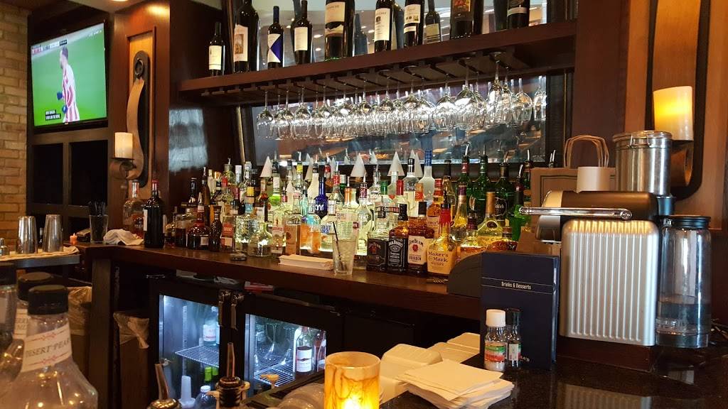 Carrabbas Italian Grill | restaurant | 9 3rd St N, Jacksonville Beach, FL 32250, USA | 9042495550 OR +1 904-249-5550