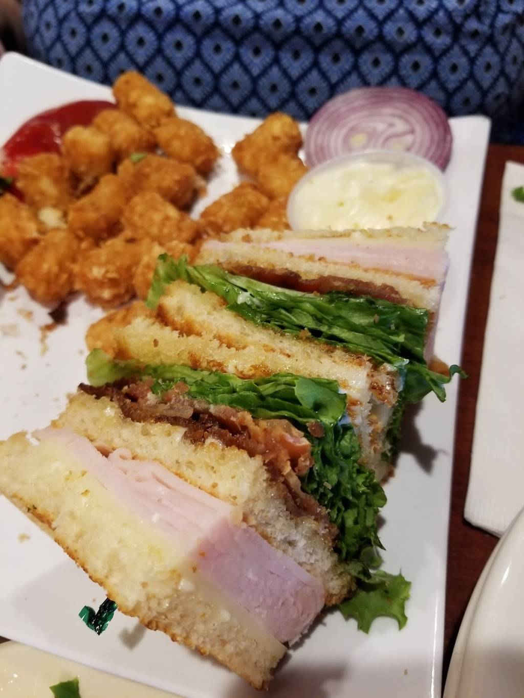 Sidelines Grill | restaurant | 2980 S Alma School Rd # 2, Chandler, AZ 85286, USA | 4807926965 OR +1 480-792-6965