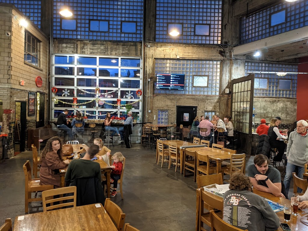 Warped Wing Brewing Company | restaurant | 26 Wyandot St, Dayton, OH 45402, USA | 9372227003 OR +1 937-222-7003