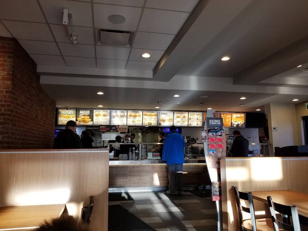 Harveys | restaurant | 85 Barrie View Dr, Barrie, ON L4N 8V4, Canada | 7057330791 OR +1 705-733-0791