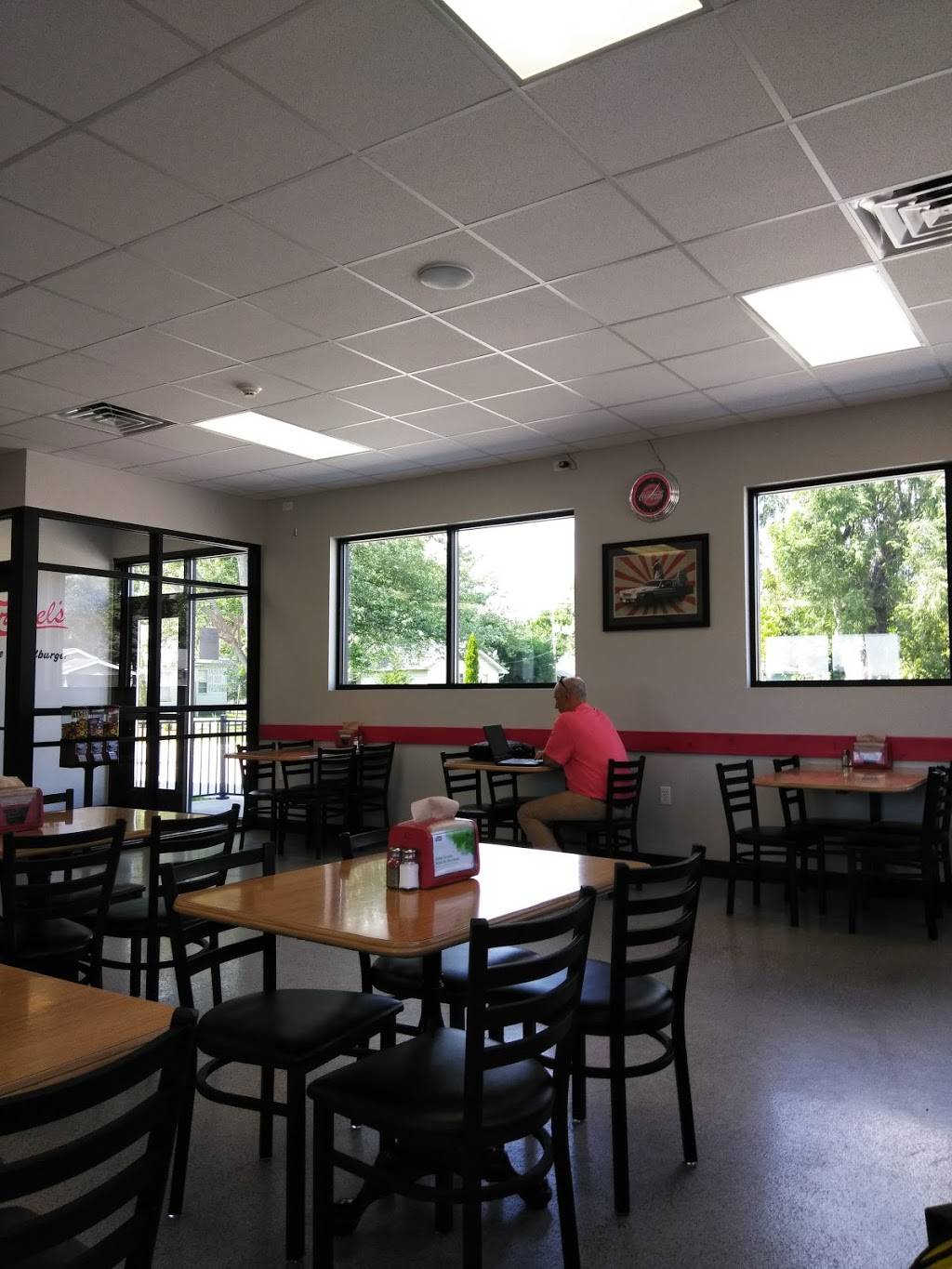 Krekels West | restaurant | 1425 N Oakland Ave, Decatur, IL 62526, USA | 2173620121 OR +1 217-362-0121