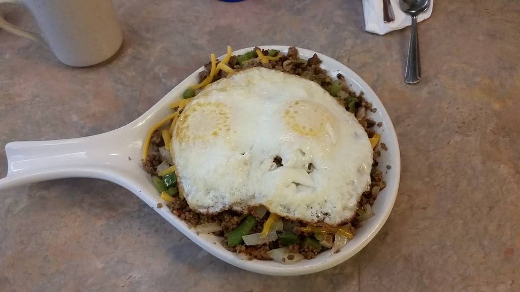 Country Kitchen | restaurant | 1025 W Spresser St, Taylorville, IL 62568, USA | 2178243111 OR +1 217-824-3111