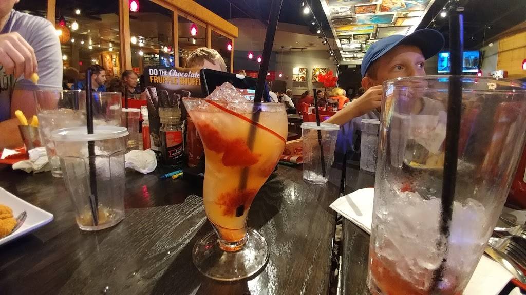 Red Robin Gourmet Burgers and Brews | restaurant | 1636 S Stapley Dr, Mesa, AZ 85204, USA | 4808927626 OR +1 480-892-7626