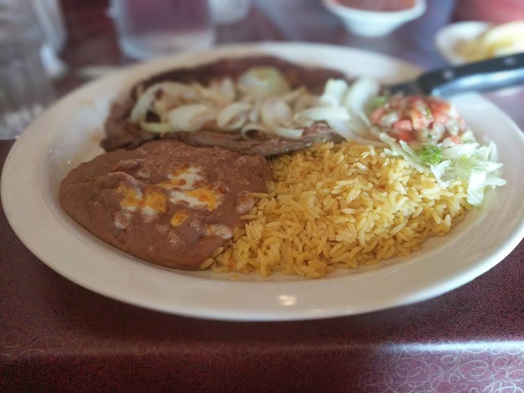 El Pueblo | restaurant | 9550 Old Keene Mill Rd, Burke, VA 22015, USA | 7034554401 OR +1 703-455-4401