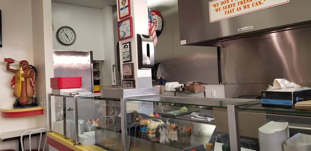 Luckys Dog House | meal takeaway | 215 N Moorpark Rd, Thousand Oaks, CA 91360, USA | 8054491745 OR +1 805-449-1745