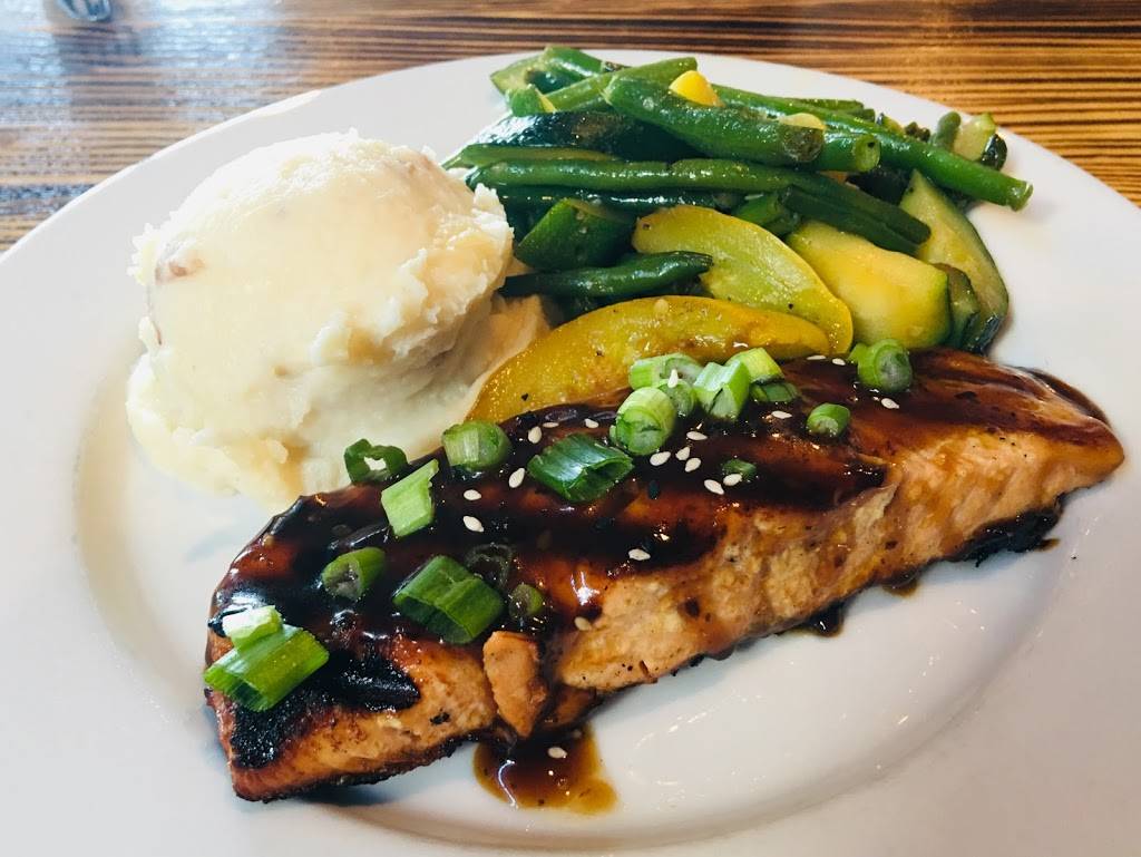 Charcoal Grill | restaurant | 111 W Ryan Rd, Oak Creek, WI 53154, USA | 4142169202 OR +1 414-216-9202