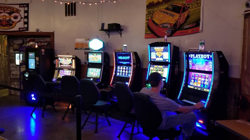 Korn Krib Restaurant & Bar | restaurant | Latham, IL 62543, USA | 2176743444 OR +1 217-674-3444