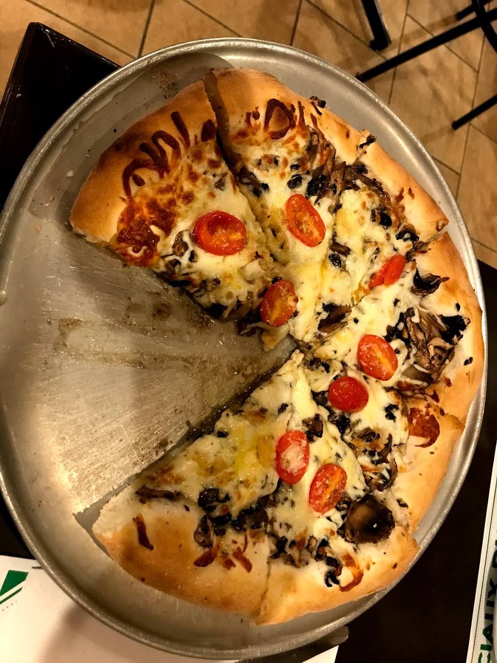 Hollywood Pizzeria | restaurant | 8011 Avenue Blaise-Pascal, Montréal, QC H1E 3X7, Canada | 5144949407 OR +1 514-494-9407