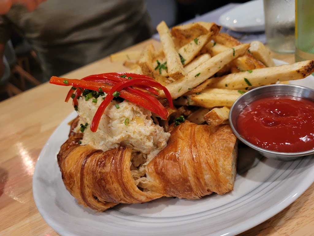 Livs | restaurant | 5327 2nd St, Long Beach, CA 90803, USA | 5623432285 OR +1 562-343-2285