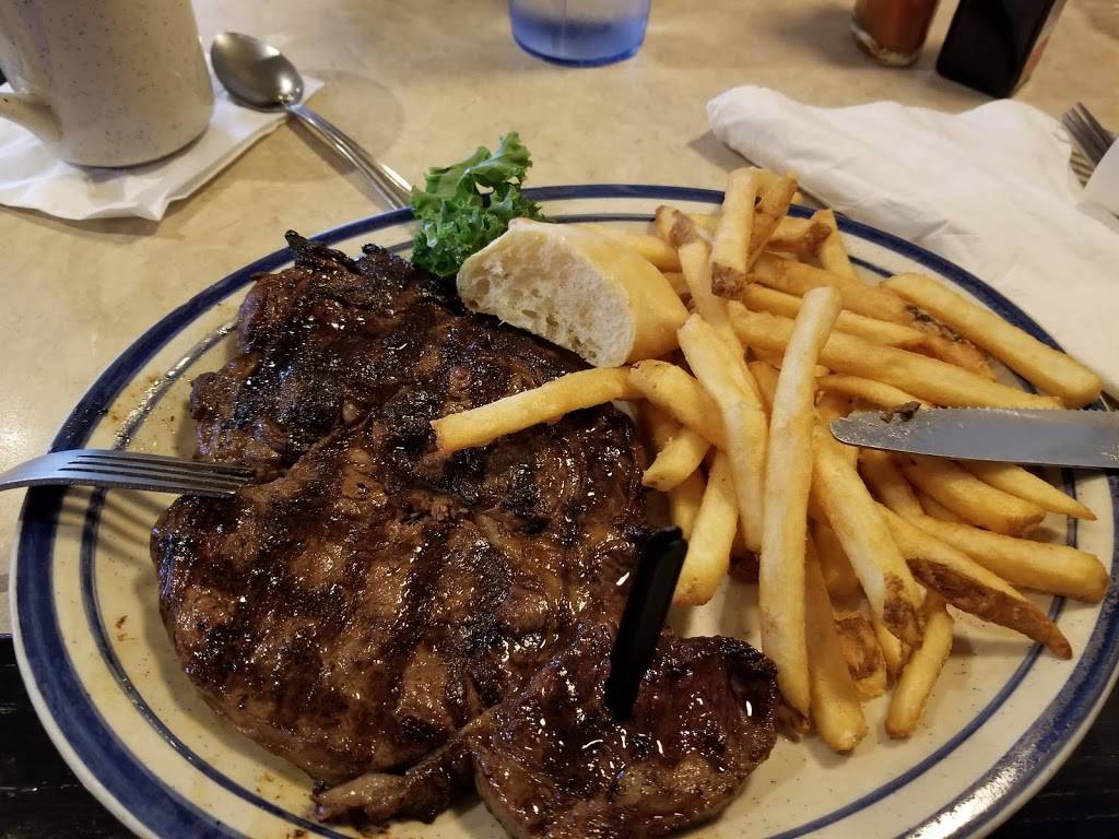 Gators Grill & Spirits | restaurant | 3313 E Agency St, Burlington, IA 52601, USA | 3197532534 OR +1 319-753-2534