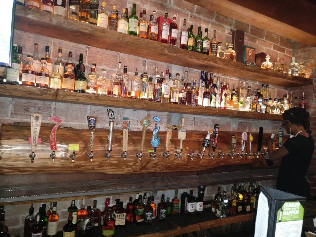 The Lodge Sports Grille | restaurant | 1102 4th Ave, Seattle, WA 98101, USA | 2065577360 OR +1 206-557-7360