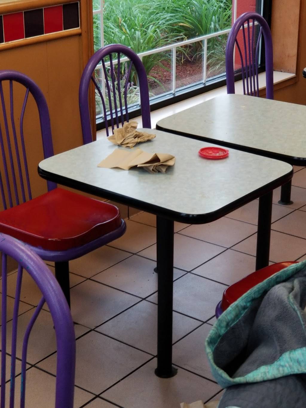 Taco Bell | restaurant | 8251 Central Ave, Capitol Heights, MD 20743, USA | 3014995241 OR +1 301-499-5241