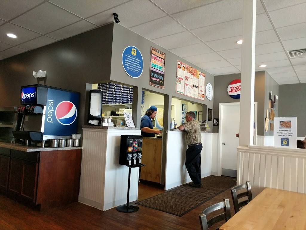 B C Pizza | restaurant | 930 S State St, Harbor Springs, MI 49740, USA | 2315262424 OR +1 231-526-2424