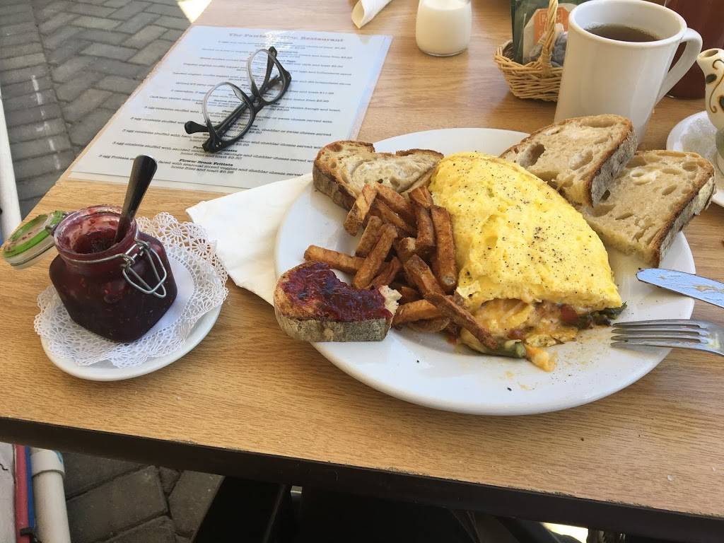 The Station Restaurant | restaurant | 50 School St, Pawlet, VT 05761, USA | 8023252503 OR +1 802-325-2503