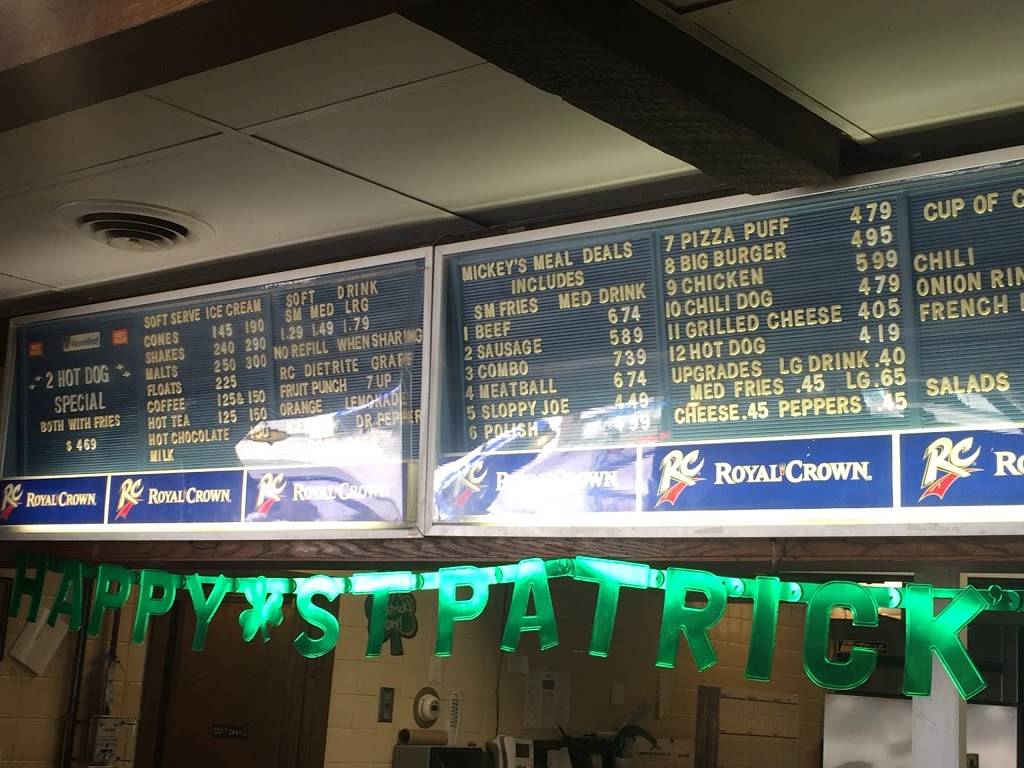 Mickeys Drive-In | restaurant | 105 St Charles Rd, Villa Park, IL 60181, USA | 6305308160 OR +1 630-530-8160