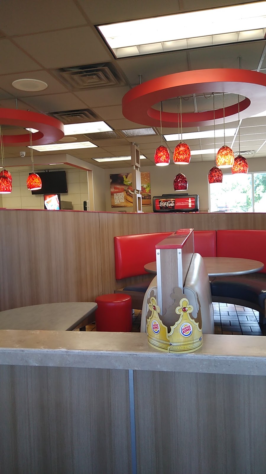 Burger King | restaurant | 401 W Russell St, Sioux Falls, SD 57104, USA | 6053346464 OR +1 605-334-6464