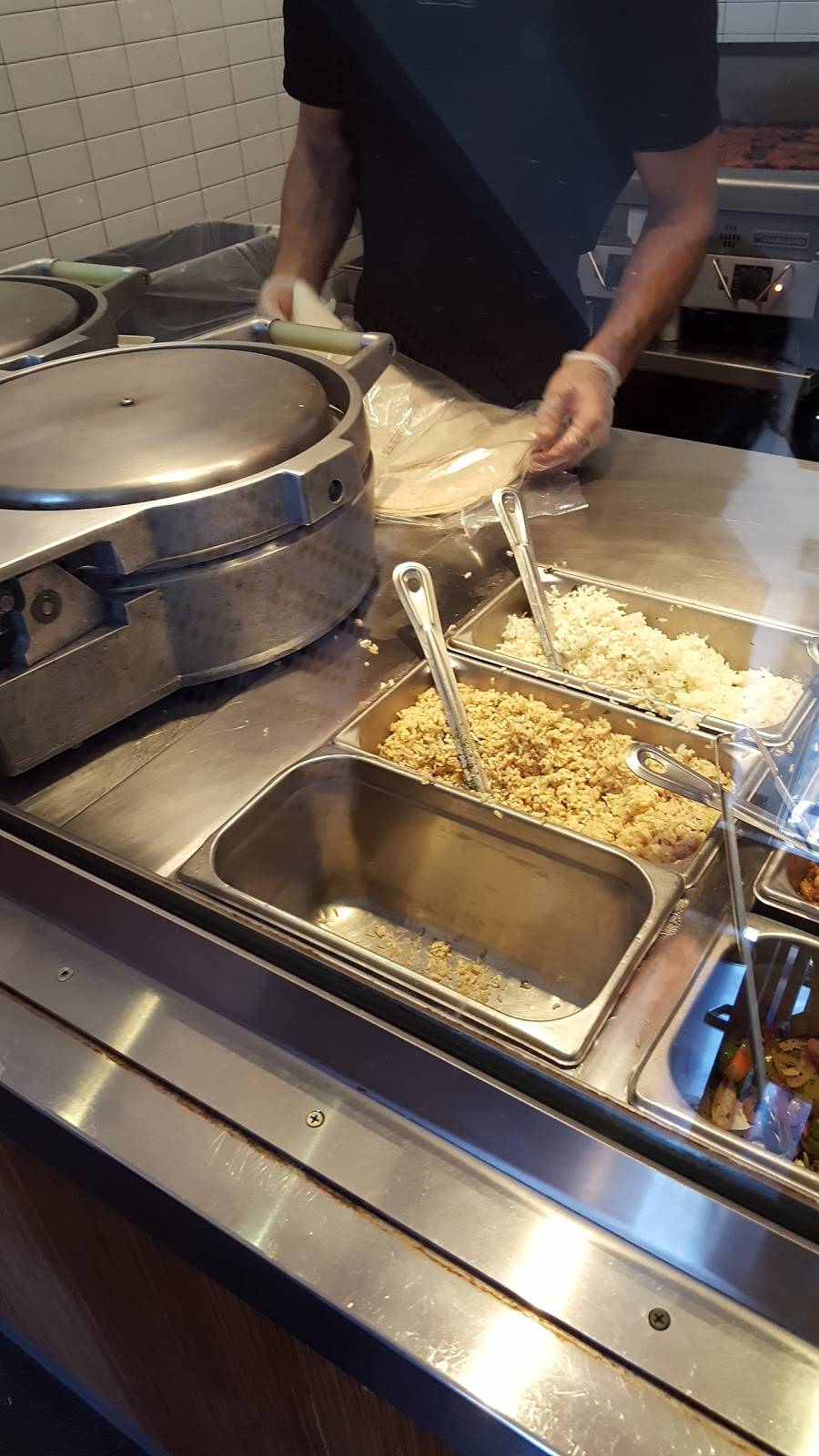 Chipotle Mexican Grill | restaurant | 2696 Pinole Valley Rd, Pinole, CA 94564, USA | 5102830070 OR +1 510-283-0070