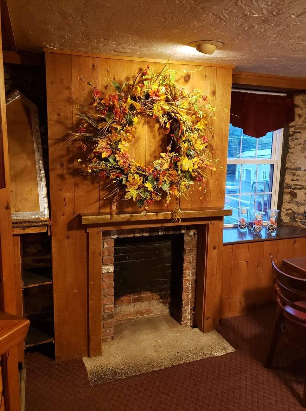 Stonewall Tavern &Grille | restaurant | 538 Main St, Fiskdale, MA 01518, USA | 7743041188 OR +1 774-304-1188