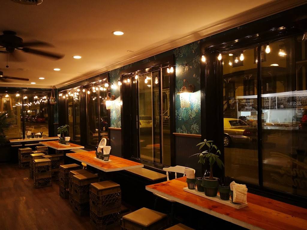 Winner Winner | restaurant | 677 Thames St, Newport, RI 02840, USA | 4018482449 OR +1 401-848-2449