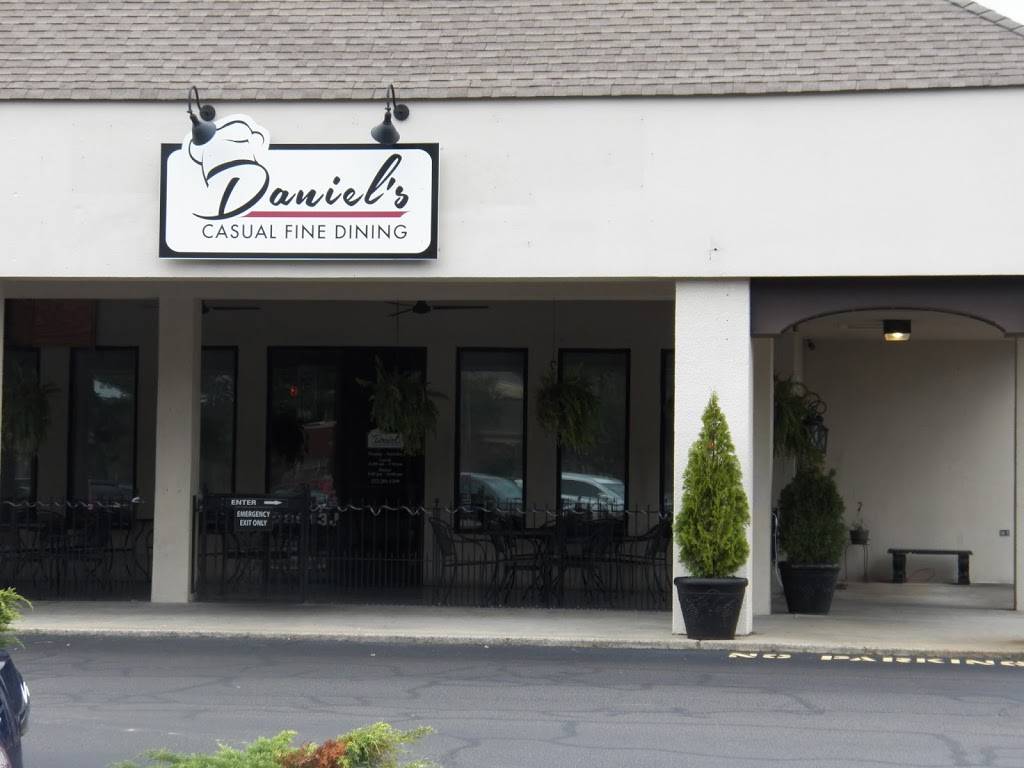 Daniels | restaurant | 2801 Ward Blvd, Wilson, NC 27893, USA | 2522811349 OR +1 252-281-1349