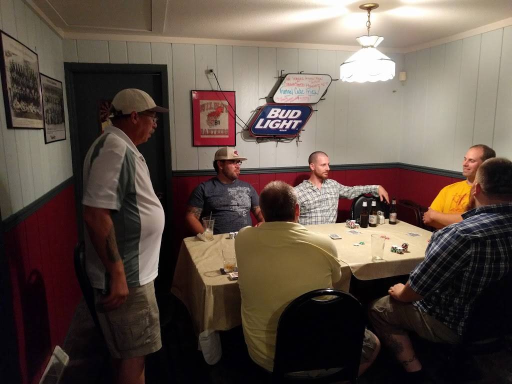 Uncle Georges Bar & Grill | restaurant | 225 Railroad St, Silver Lake, WI 53170, USA | 2628855005 OR +1 262-885-5005