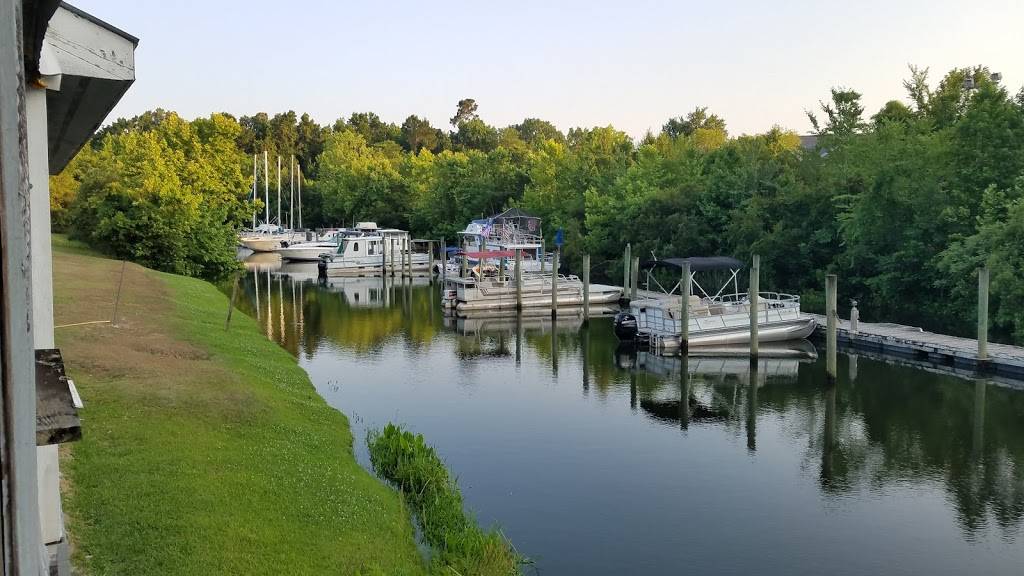 Hidden Cove Restaurant | restaurant | 547 Reid Hill Rd, Moncks Corner, SC 29461, USA | 8438993001 OR +1 843-899-3001