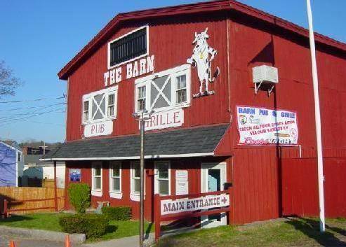 The Barn Pub & Grille | restaurant | 5 Ring St, Amesbury, MA 01913, USA | 9783888700 OR +1 978-388-8700