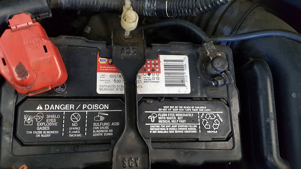 Papa Johns Pizza | restaurant | 560 W 19th St, Costa Mesa, CA 92627, USA | 9496462111 OR +1 949-646-2111