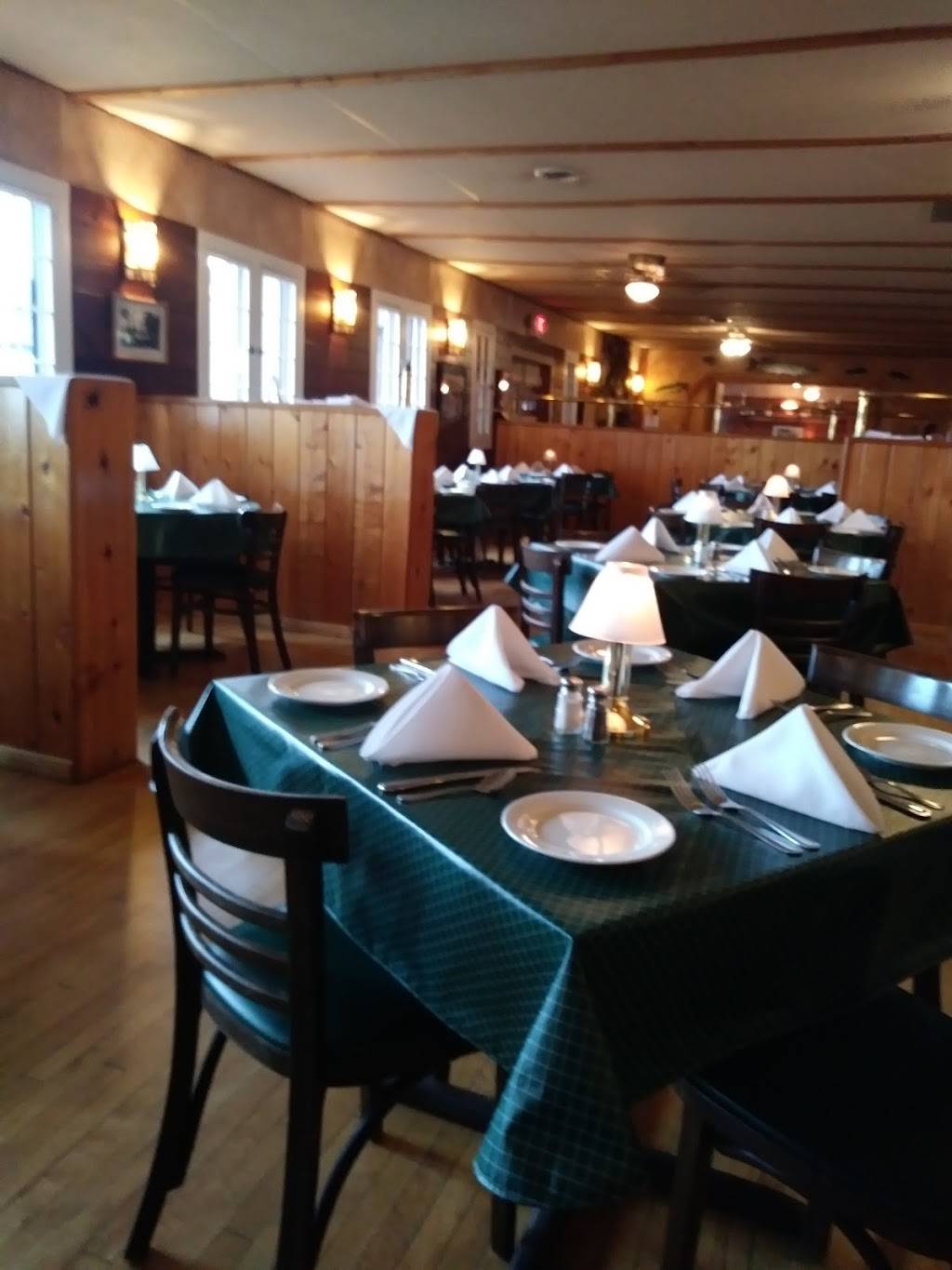 Douglas Lake Bar & Steakhouse | restaurant | 10990 Douglas Lake Rd, Pellston, MI 49769, USA | 2315398588 OR +1 231-539-8588