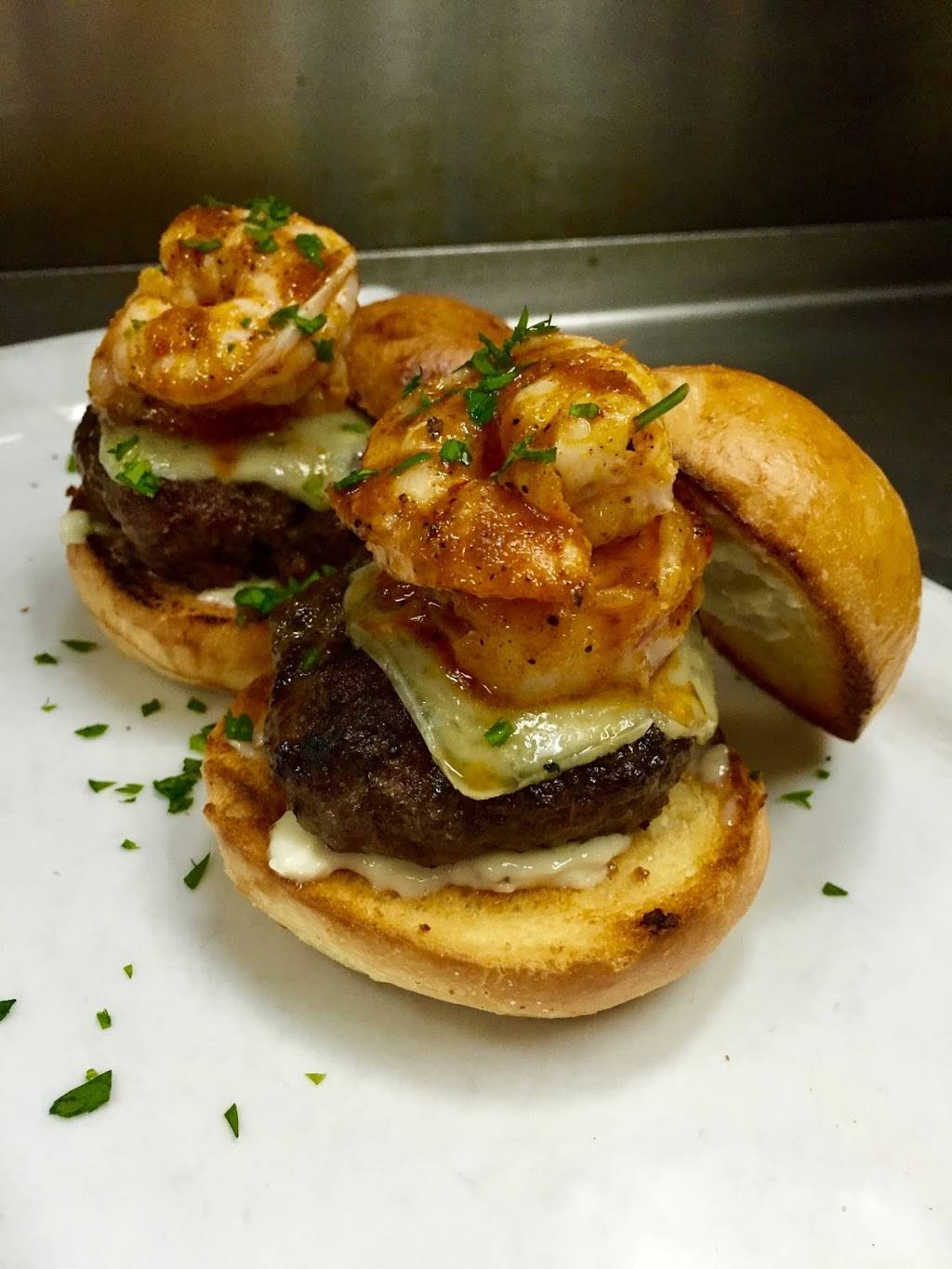 Ramparts Tavern & Grill | restaurant | 2605, 1700 Fern St, Alexandria, VA 22302, USA | 7039986616 OR +1 703-998-6616