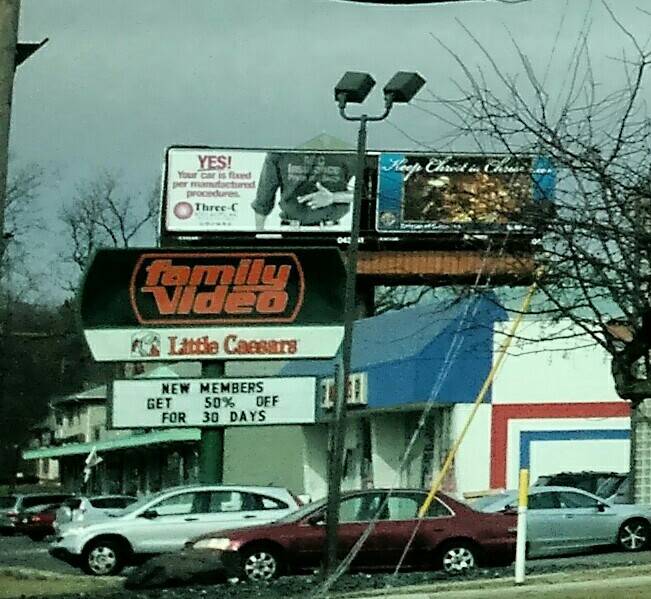 Little Caesars Pizza | meal takeaway | 5548 N High St, Columbus, OH 43214, USA | 6147856611 OR +1 614-785-6611