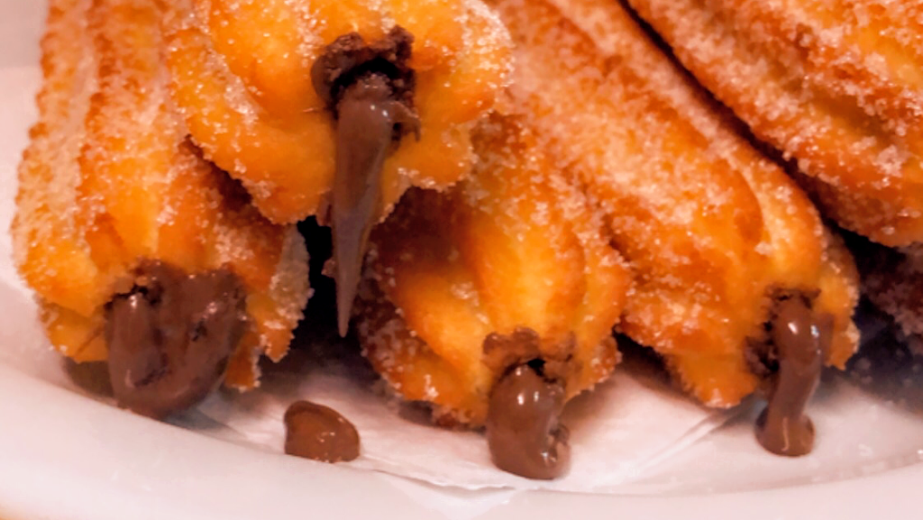 Churros Montréal | restaurant | 7497 Rue St-Hubert, Montréal, QC H2R 2N5, Canada | 5142716006 OR +1 514-271-6006