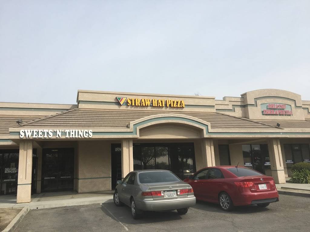 Straw Hat Pizza | meal delivery | 7606, 206 E Caldwell Ave, Visalia, CA 93277, USA | 5594294110 OR +1 559-429-4110