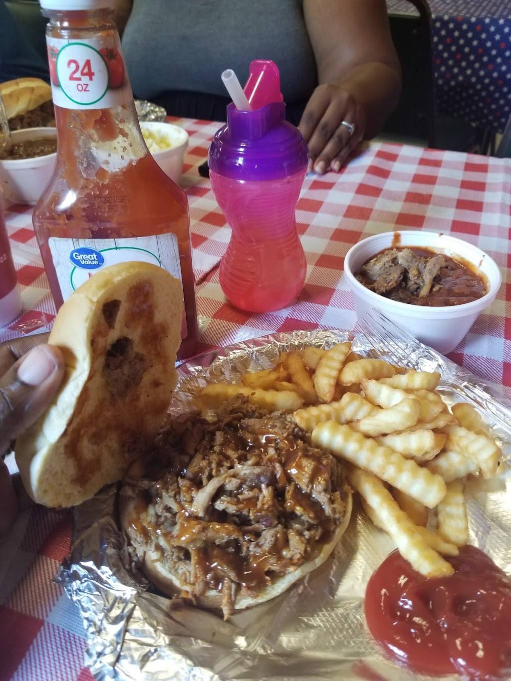 Preachers Smokehouse | restaurant | 2929 Pittman Center Rd, Sevierville, TN 37876, USA | 8653329731 OR +1 865-332-9731